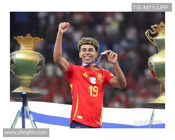 足球球星评价汇总：从顶级球员到潜力新星的精彩点评与深度分析